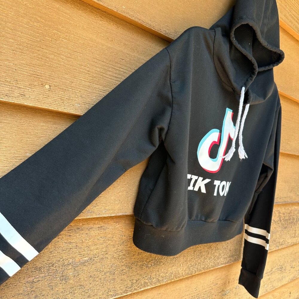TikTok Logo Black Hoodie Cropped Cute Cozy Size M - Picture 6 of 12